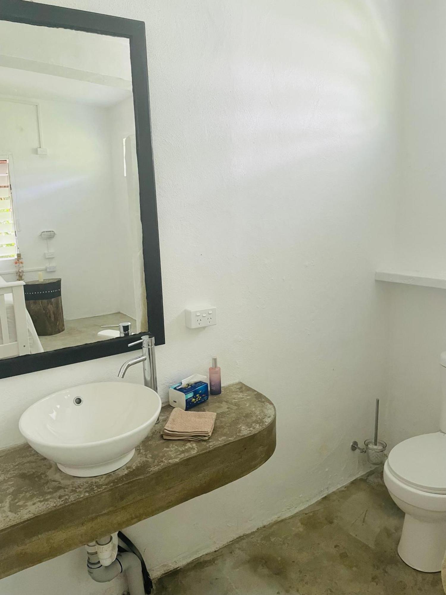 Banana Bay Beach Club Bed and Breakfast Eton Εξωτερικό φωτογραφία