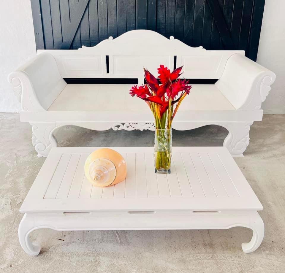 Banana Bay Beach Club Bed and Breakfast Eton Εξωτερικό φωτογραφία